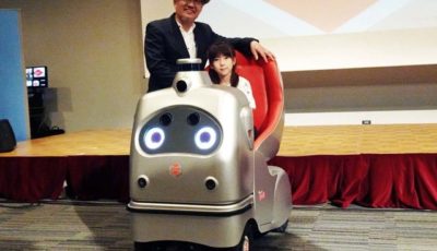 1人乗り自動運転モビリティ「Robocar Walk」の発表会