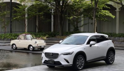 マツダ R360クーペ と CX-3 100周年特別記念車