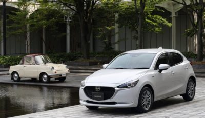 マツダ R360クーペ と マツダ2 100周年特別記念車