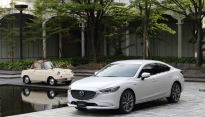 マツダ R360クーペ と マツダ6 100周年特別記念車