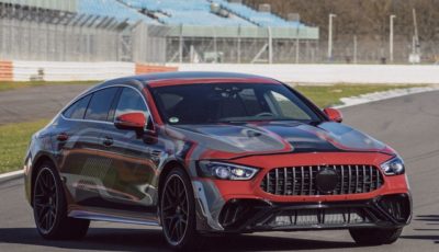 メルセデスAMG GT 4ドアクーペの「Eパフォーマンス」搭載プロトタイプ車