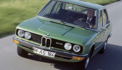 BMW 5シリーズ初代（E12：1972～81年）