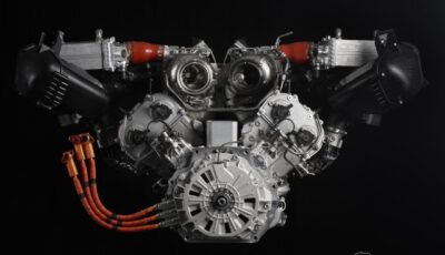 ランボルギーニの新型スーパーカーのV8ツインターボ