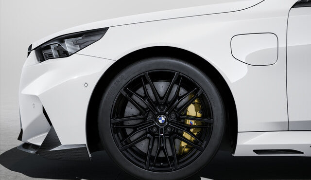 BMW M5 新型の「Mパフォーマンスパーツ」