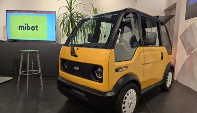 mibotの量産前試作車。2023年1月の東京オートサロンに展示されたモノより完成度がかなり上がっている。