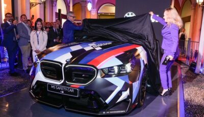 BMW M5 新型の「MotoGP」セーフティカー