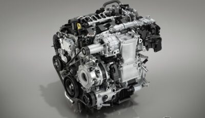 マツダはSKYACTIV-X（写真）に次ぐ新型4気筒エンジン「SKYACTIV-Z」の開発を進めている